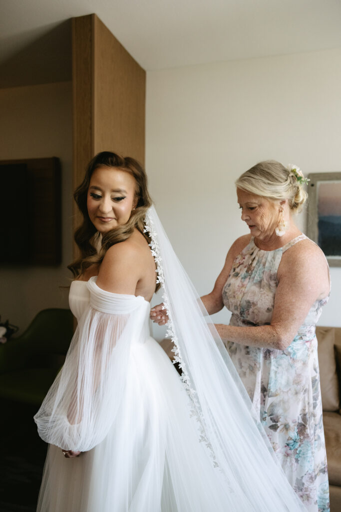 A Whimsical June Wedding Day in New Jersey by Molly Waring Photography: A New York City Documentary Wedding Photographer