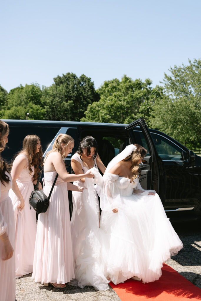 A Whimsical June Wedding Day in New Jersey by Molly Waring Photography: A New York City Documentary Wedding Photographer