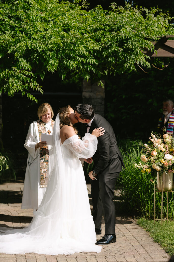 A Whimsical June Wedding Day in New Jersey by Molly Waring Photography: A New York City Documentary Wedding Photographer