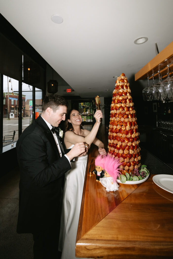 Summer Restaurant Wedding in Minneapolis by Molly Waring Photography: Destination Wedding Photographer