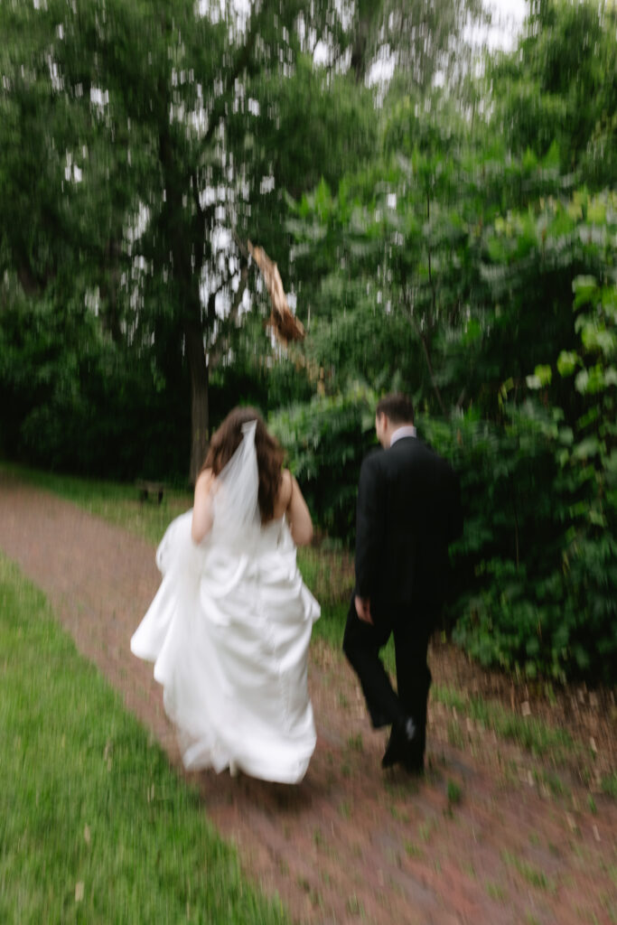 Summer Restaurant Wedding in Minneapolis by Molly Waring Photography: Destination Wedding Photographer